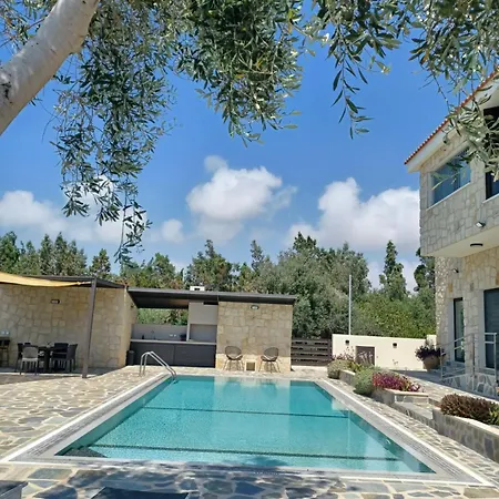 Melissa Hills * איה נאפה
